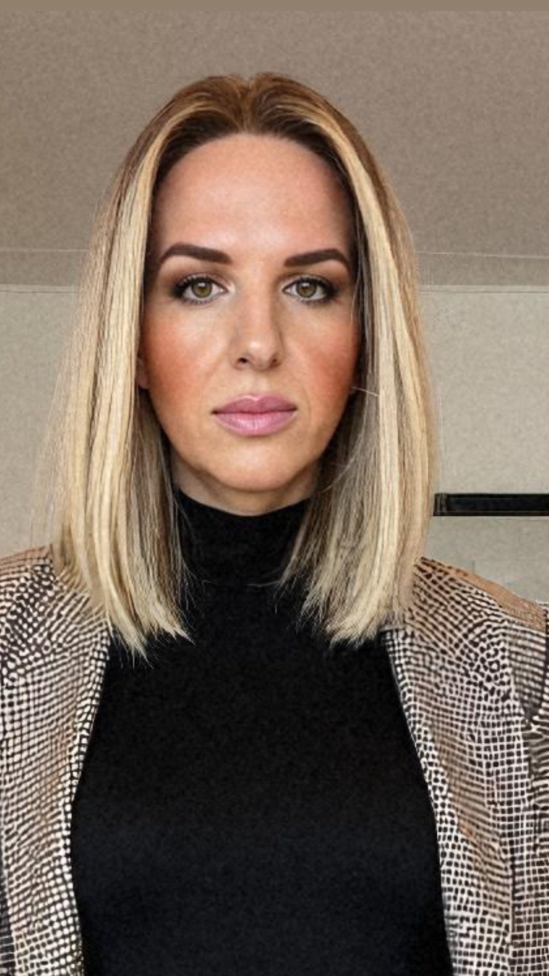 Luxury 14” Lace Top Wig – Blonde with Dark Roots
